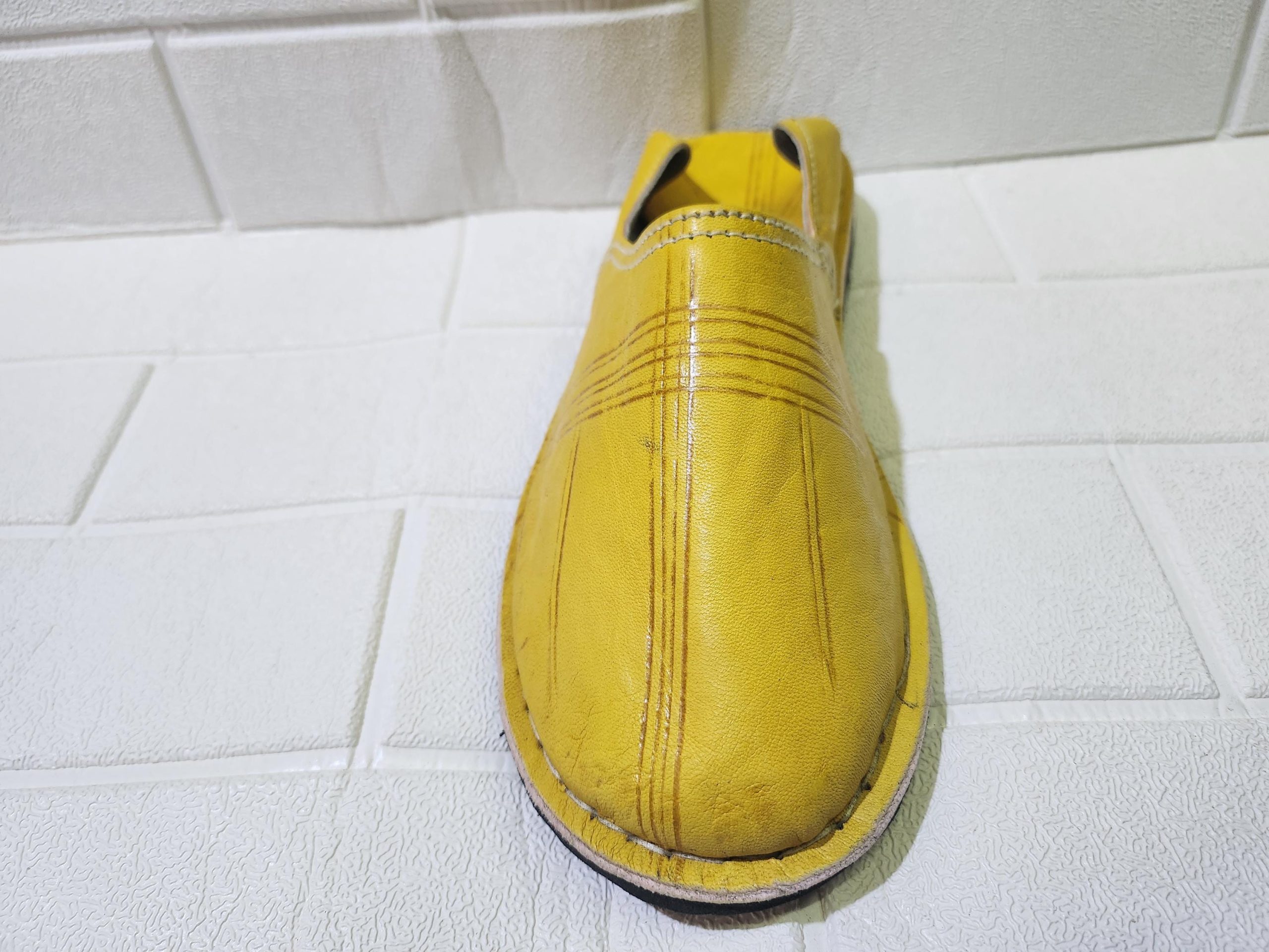 Handmade Moroccan Yellow Leather Babouche For Men – Traditional Slippers – Pointed-toe Leather Shoes – Classic Artisan Moroccan Footwear