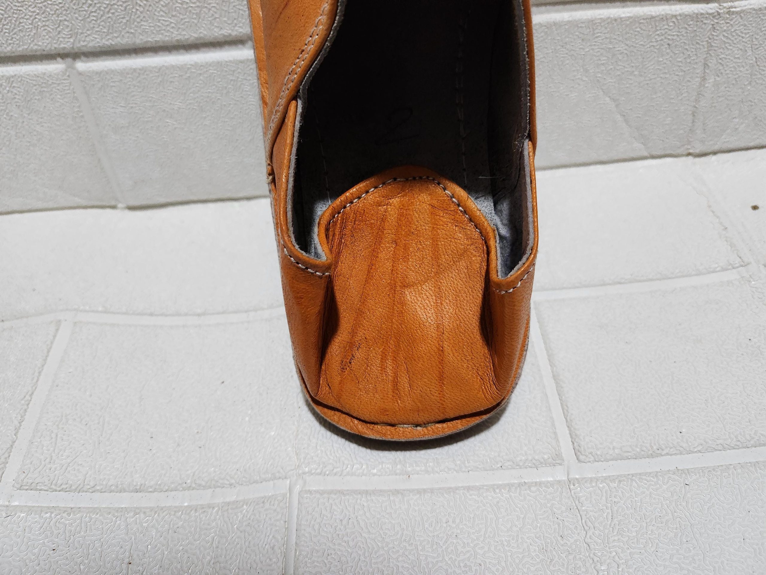 Moroccan Men’s Orange Leather Slip-on Sandals – Handmade Babouche For Him – Natural Leather Slides – Custom Gift Idea – Sizes 40-46 Eu